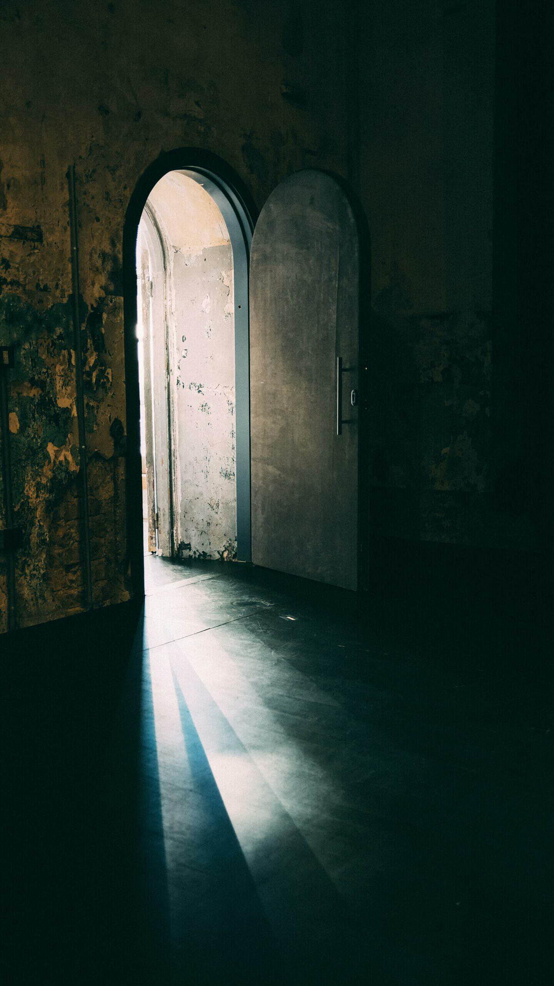 Door with rays of light